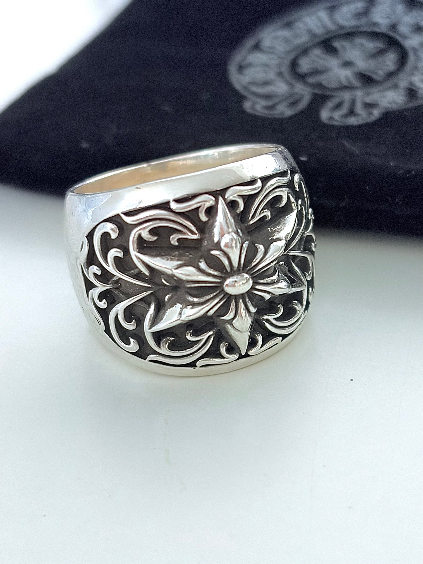 Chrome Hearts CLSSC OVAL STAR Classic Silver Ring Men's Size 9.5 Used & Polished