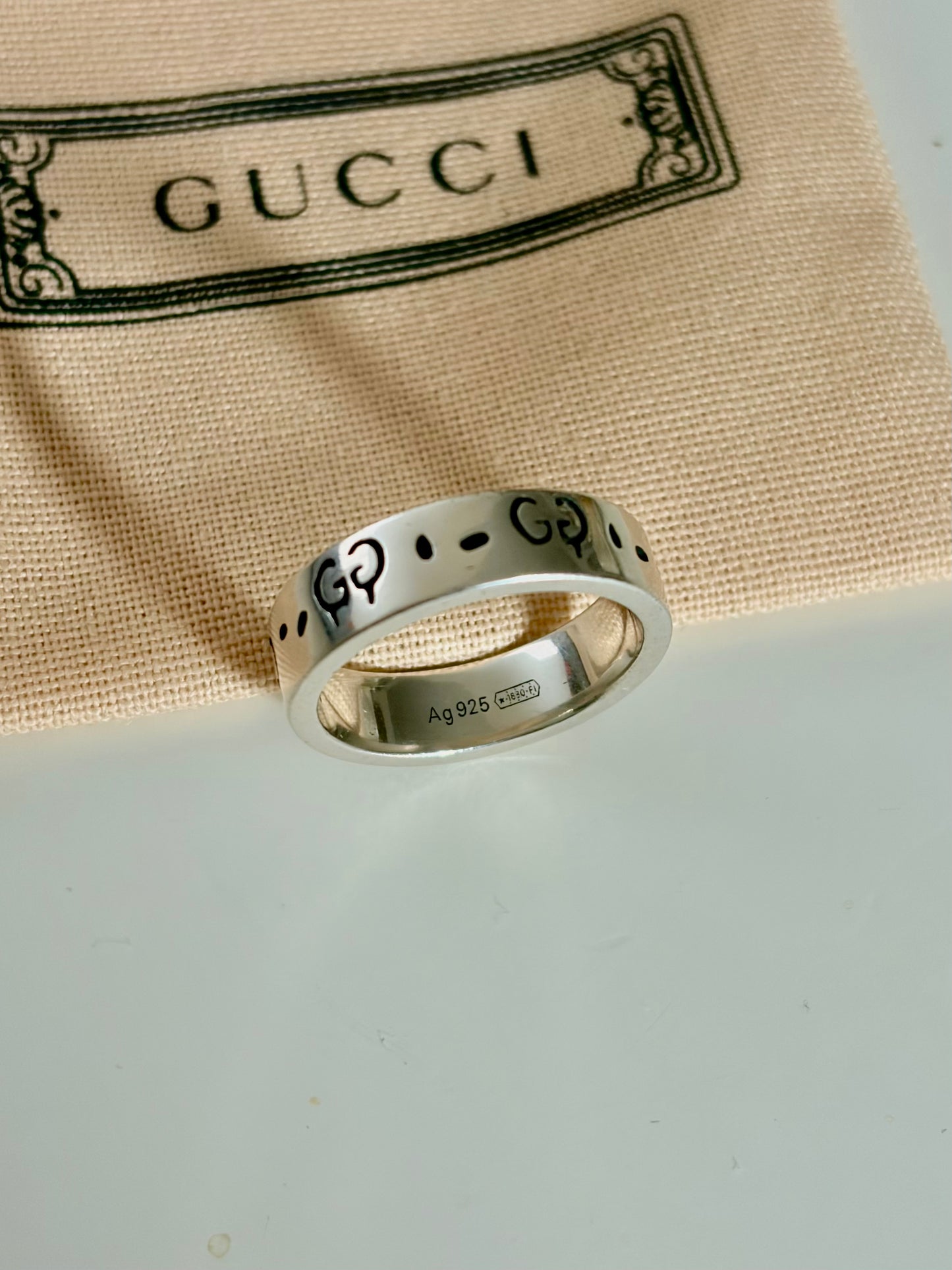 Gucci Unisex Sterling Silver Ghost Ring 6MM Pre-own