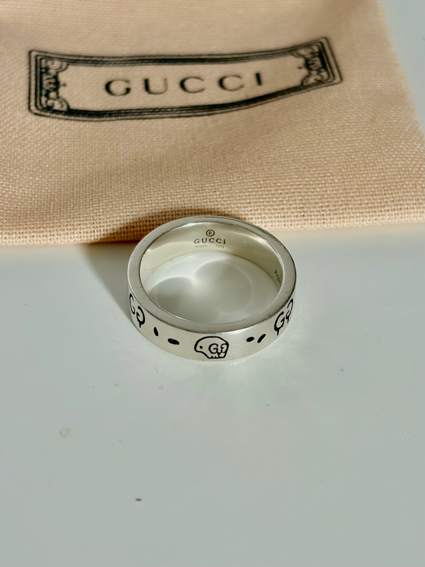 Gucci Unisex Sterling Silver Ghost Ring 6MM Pre-own