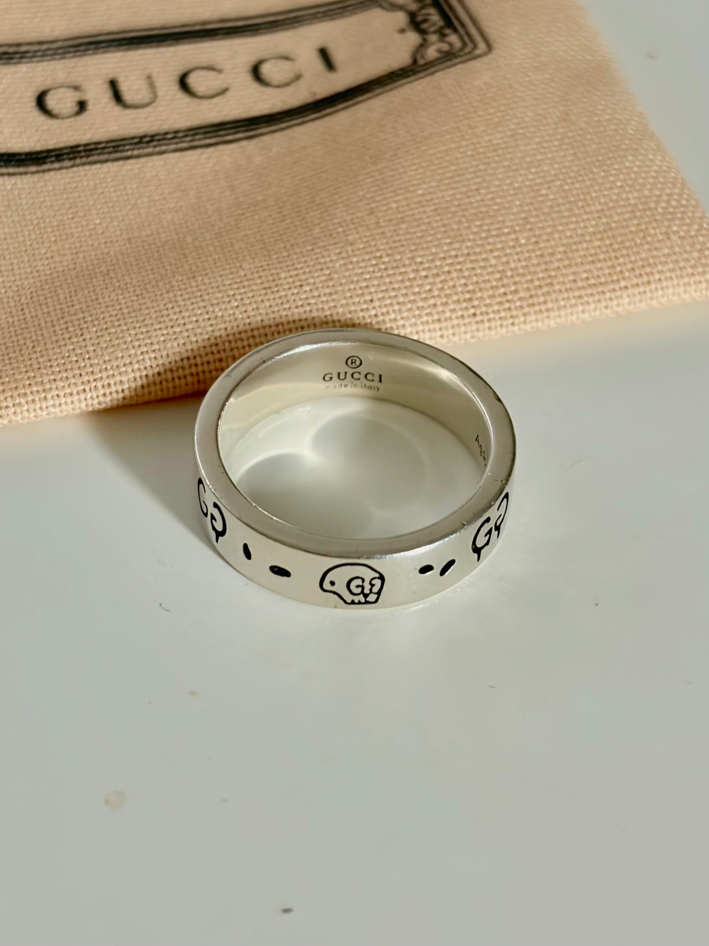 Gucci Unisex Sterling Silver Ghost Ring 6MM Pre-own