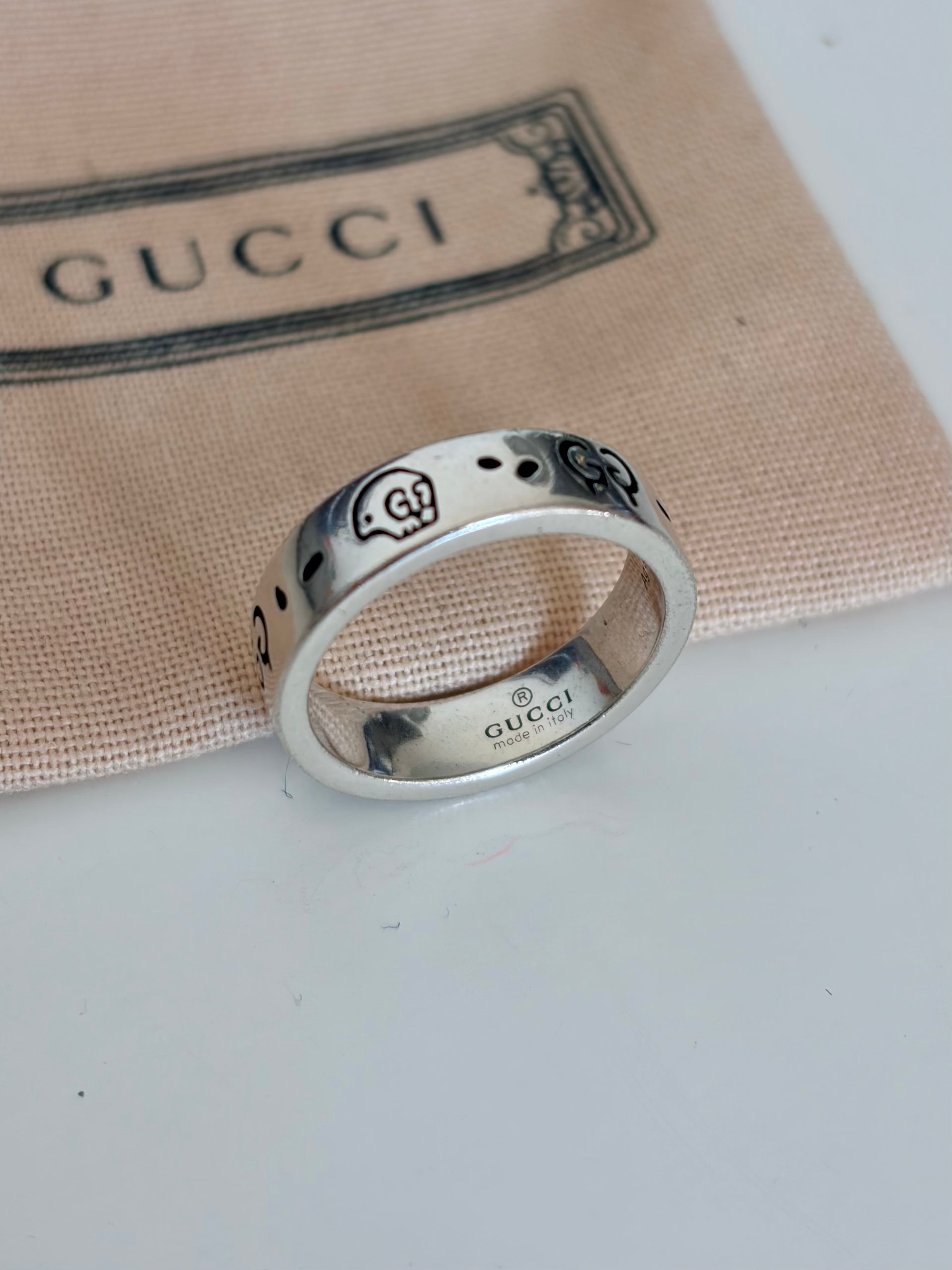 Gucci Unisex Sterling Silver Ghost Ring 6MM Pre-own – Sakamoto NYC