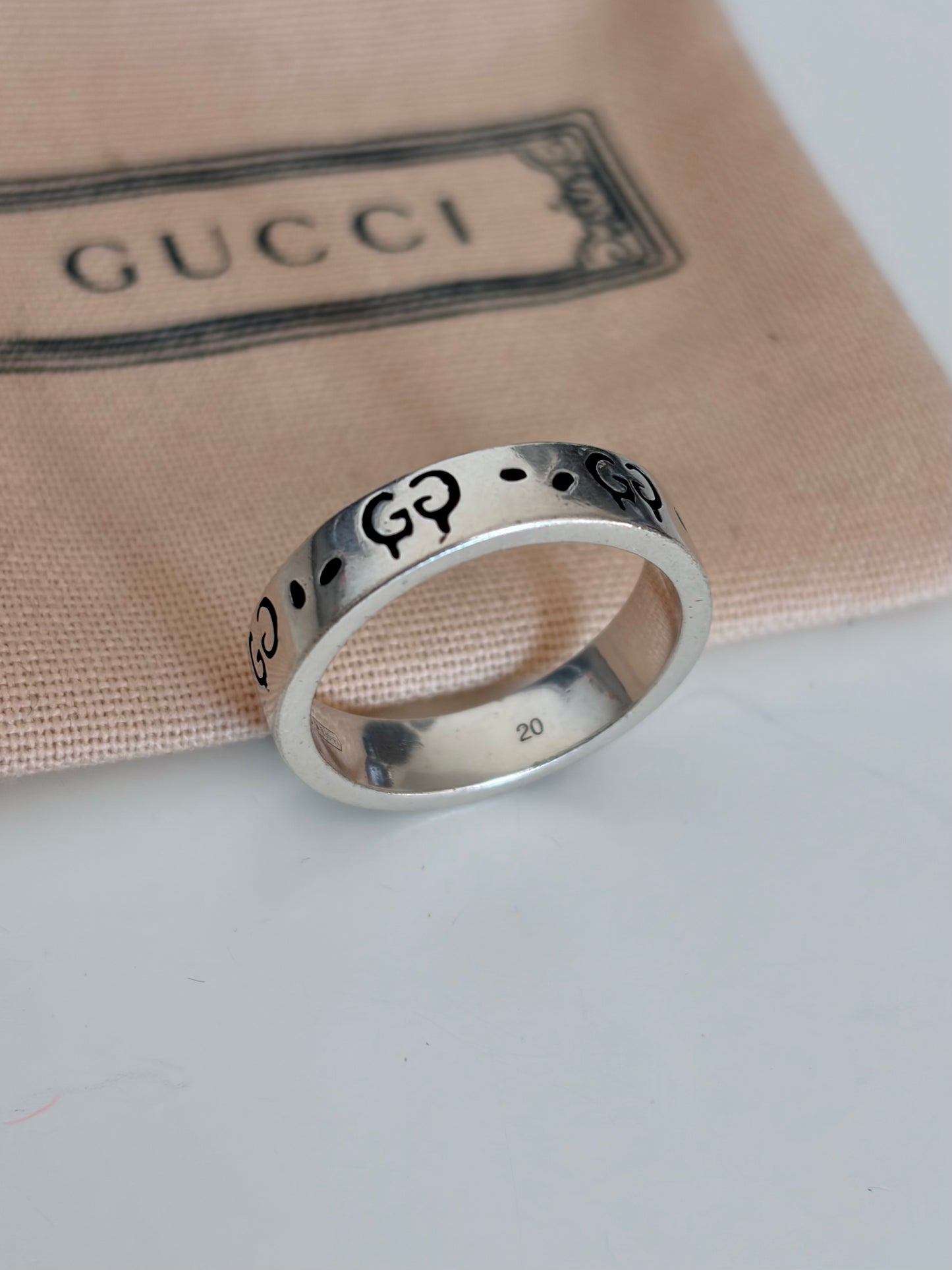 Gucci Unisex Sterling Silver Ghost Ring 6MM Pre-own