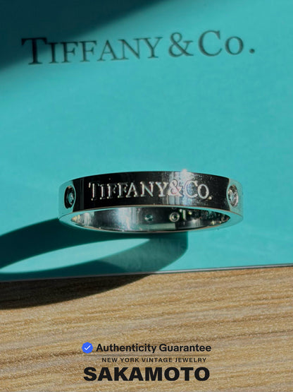T&CO.® band Vintage Ring