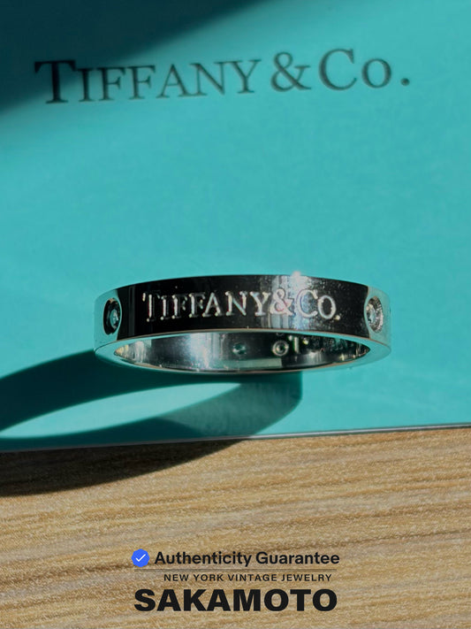 T&CO.® band Vintage Ring
