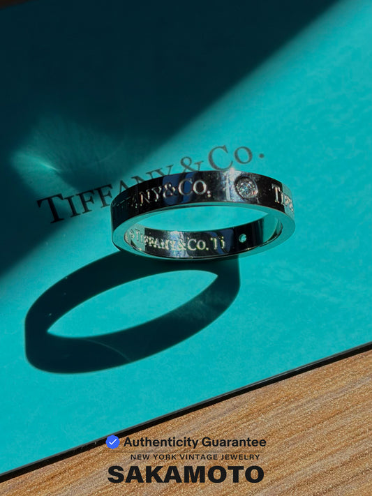 T&CO.® band Vintage Ring