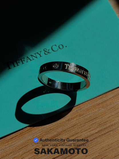 T&CO.® band Vintage Ring