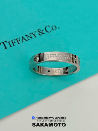 T&CO.® band Vintage Ring