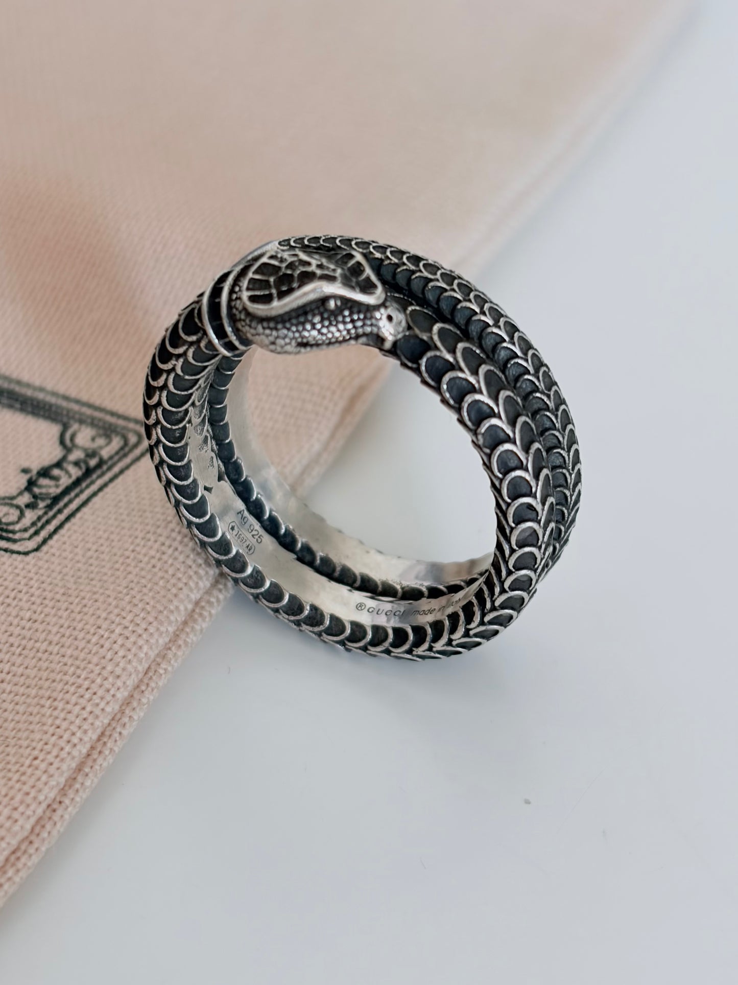 GUCCI Pre-own Snake Silver Ring