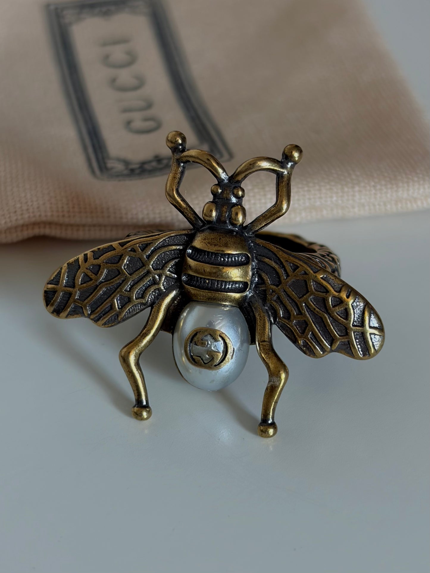 Gucci Vintage Signature Bee Ring