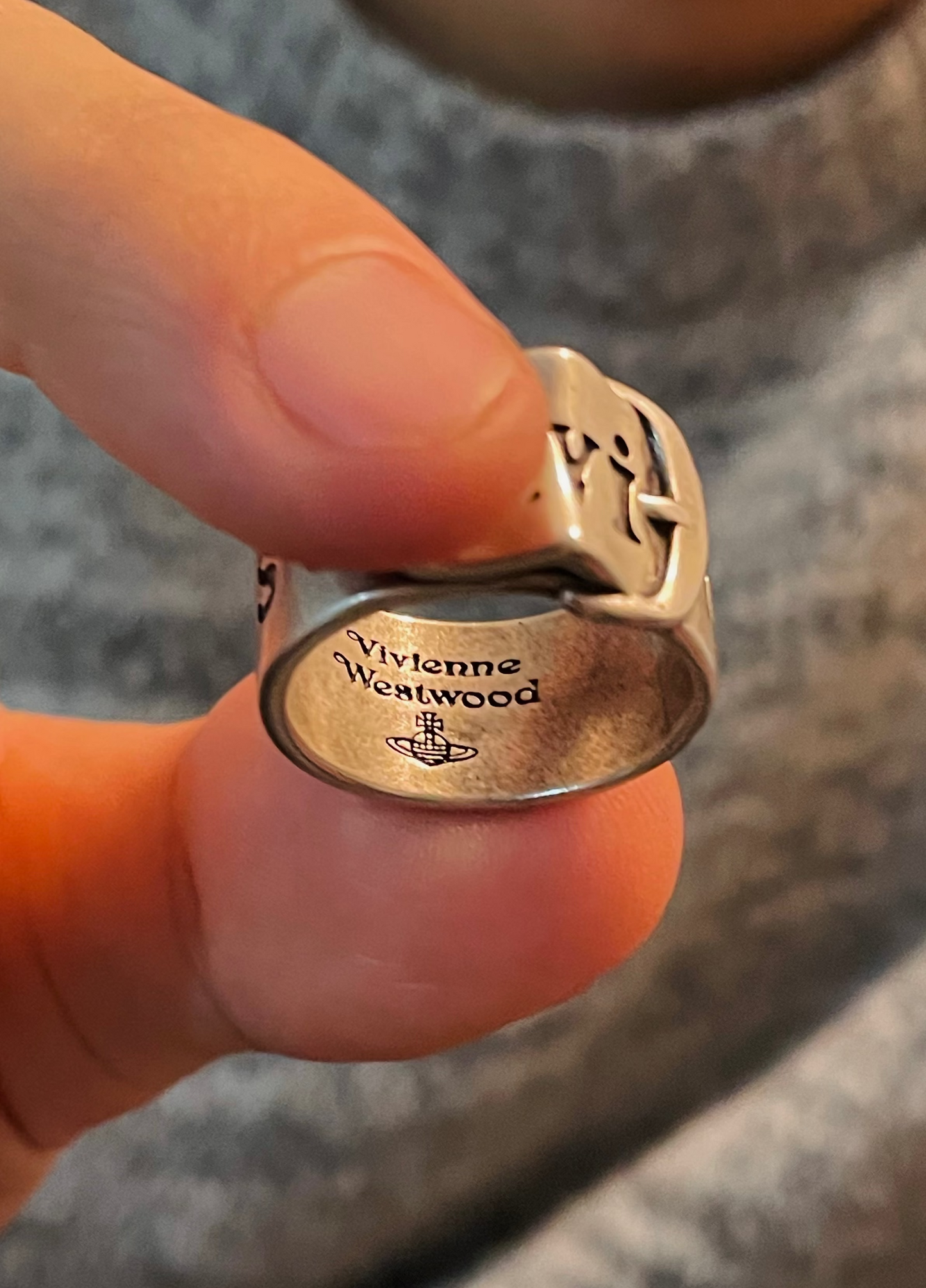 Vivienne Westwood Belt Logo Ring Silver Tone Wide Band Orb Punk US size 8